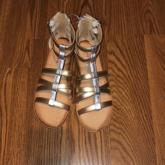 Treasure & Bond Other - BRAND NEW GIRLS SANDALS SIZE 3. SMOKE FREE HOME.